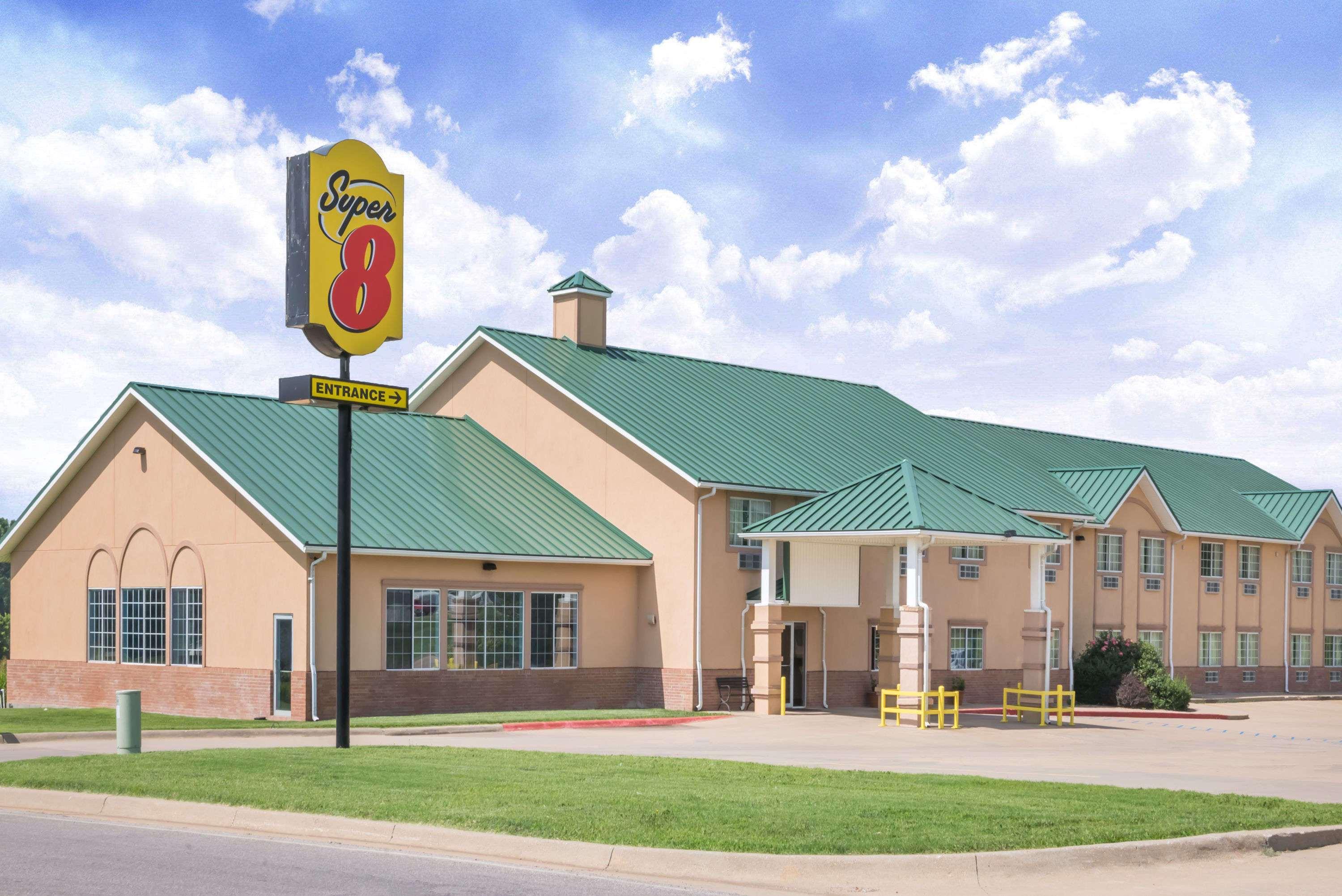 Super 8 By Wyndham Winfield-Quail Ridge Area Hotel Exterior foto